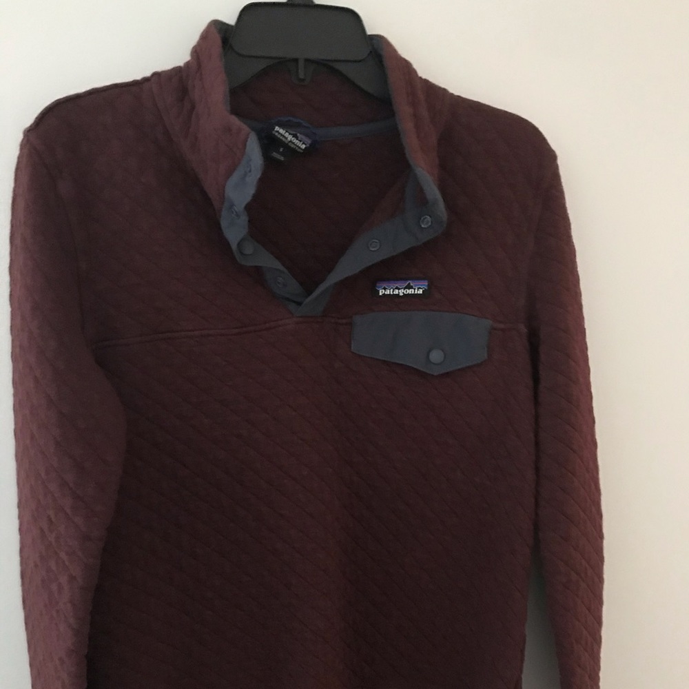 Men’s size small organic quilted pullover